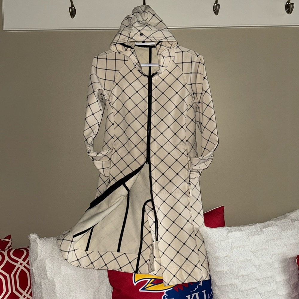 Lululemon long, lined rain jacket w/hood - size 2